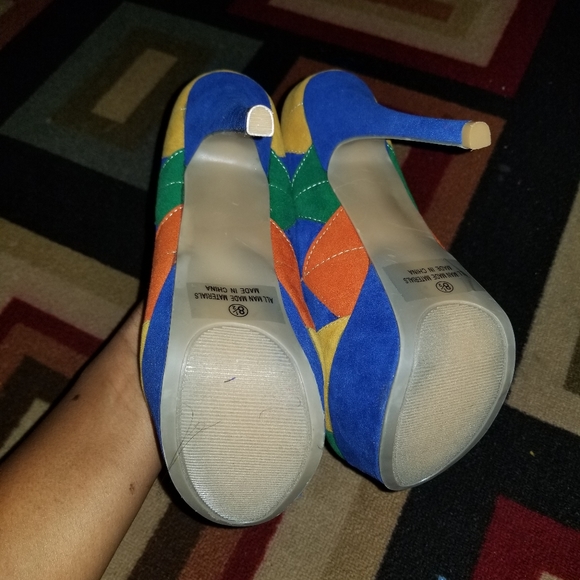 Shoes - Picture 4 of 4